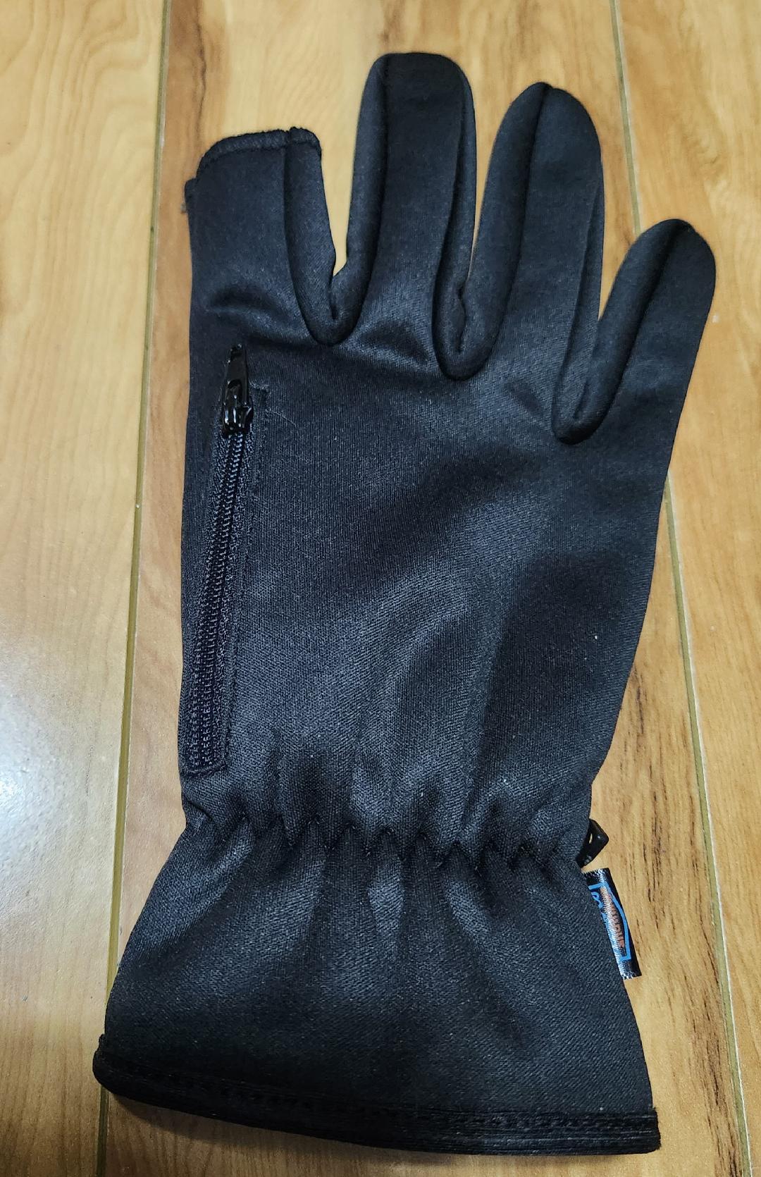 Waterproof gloves